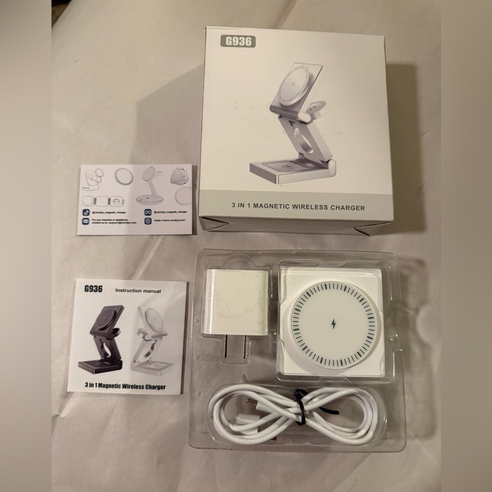New 3 in 1 Wireless Charging Dock for Multiple Apple Devices iPhone Watch pods